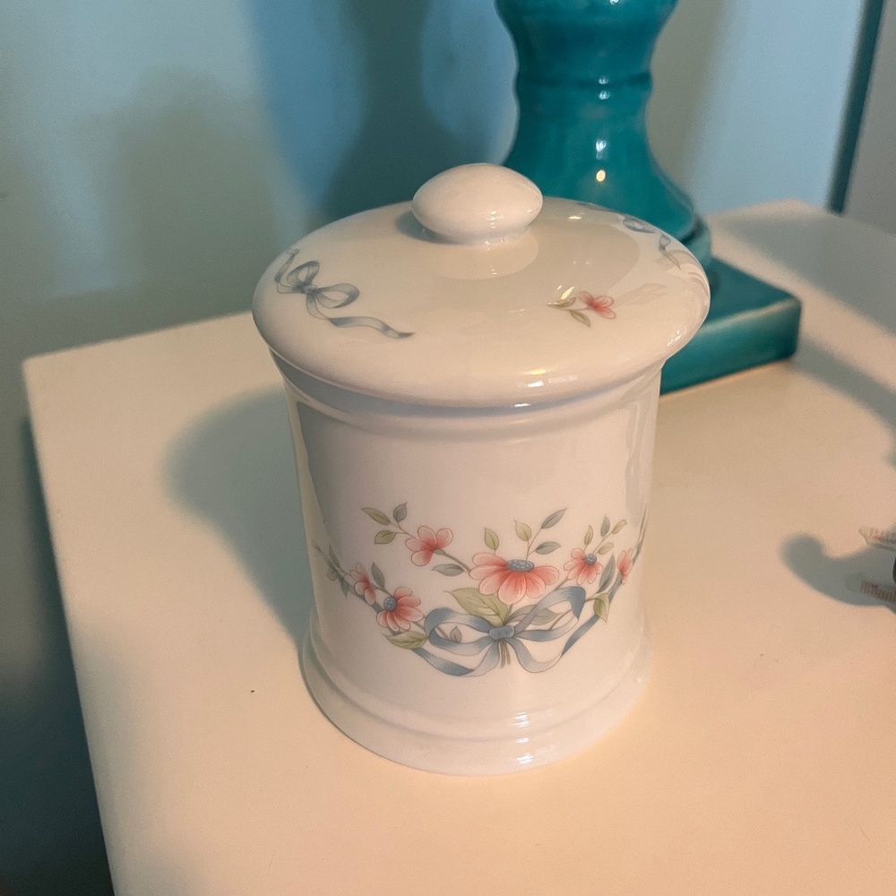 Princess House hand painted ceramic jar with lid